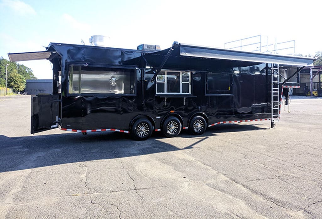 2025 Southern Dimensions 36'- Fully Loaded With Smoker Gooseneck-ELEC OLE Hickory Pit (SDG-601) - Image 2